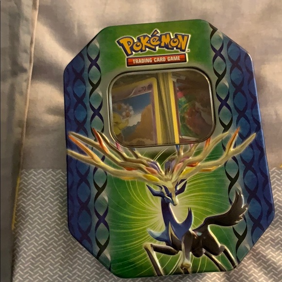 200+ Pokémon cards - Picture 2 of 2